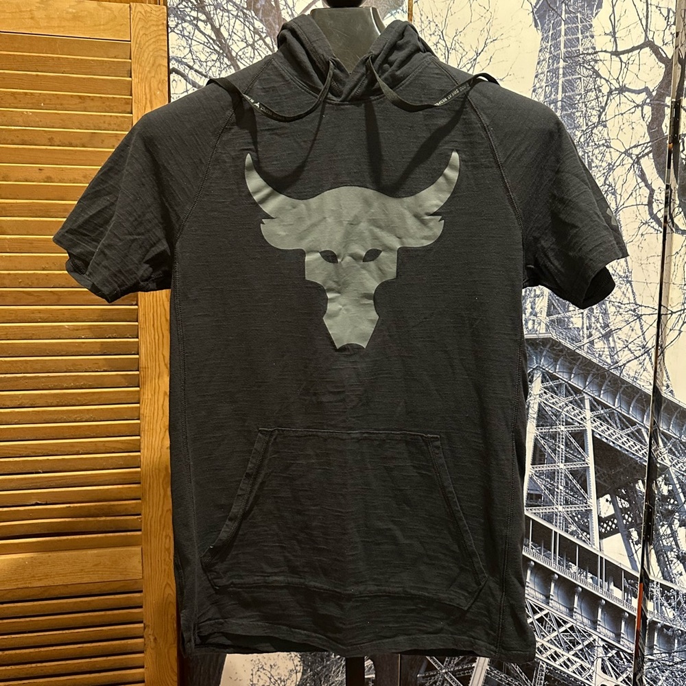 Under Armour Men’s Hooded T Shirt